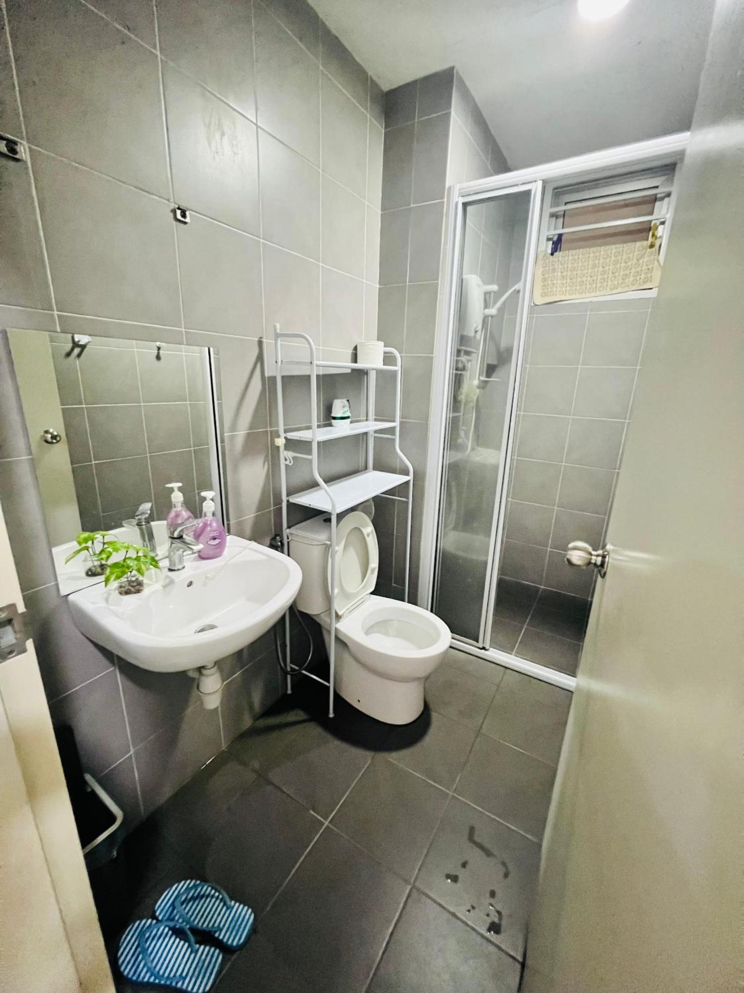 Apartment Gg's Stay@savanna Executive Suites,southville Kampong Tangkas