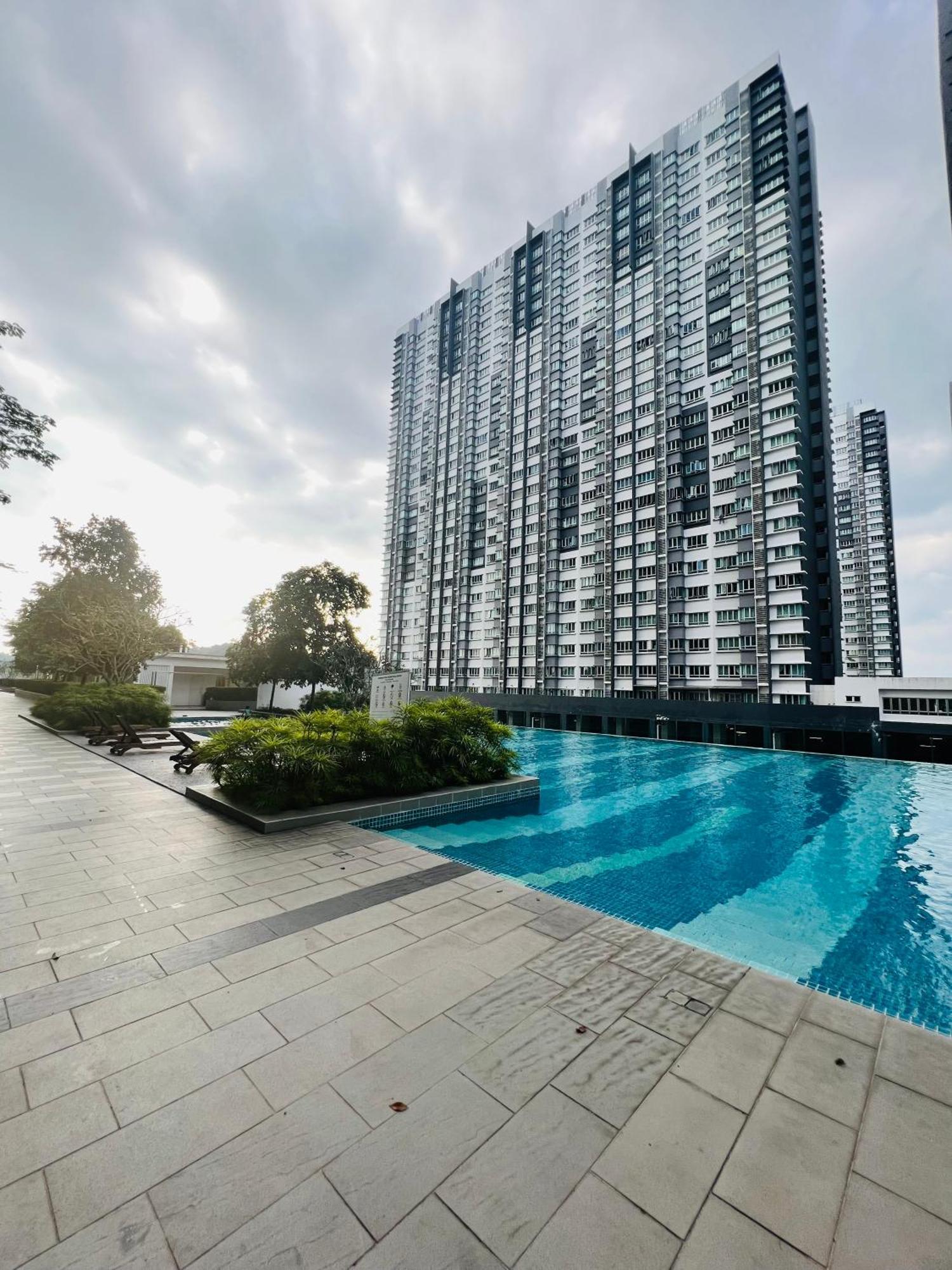 Gg's Stay@savanna Executive Suites,southville Apartment Kampong Tangkas