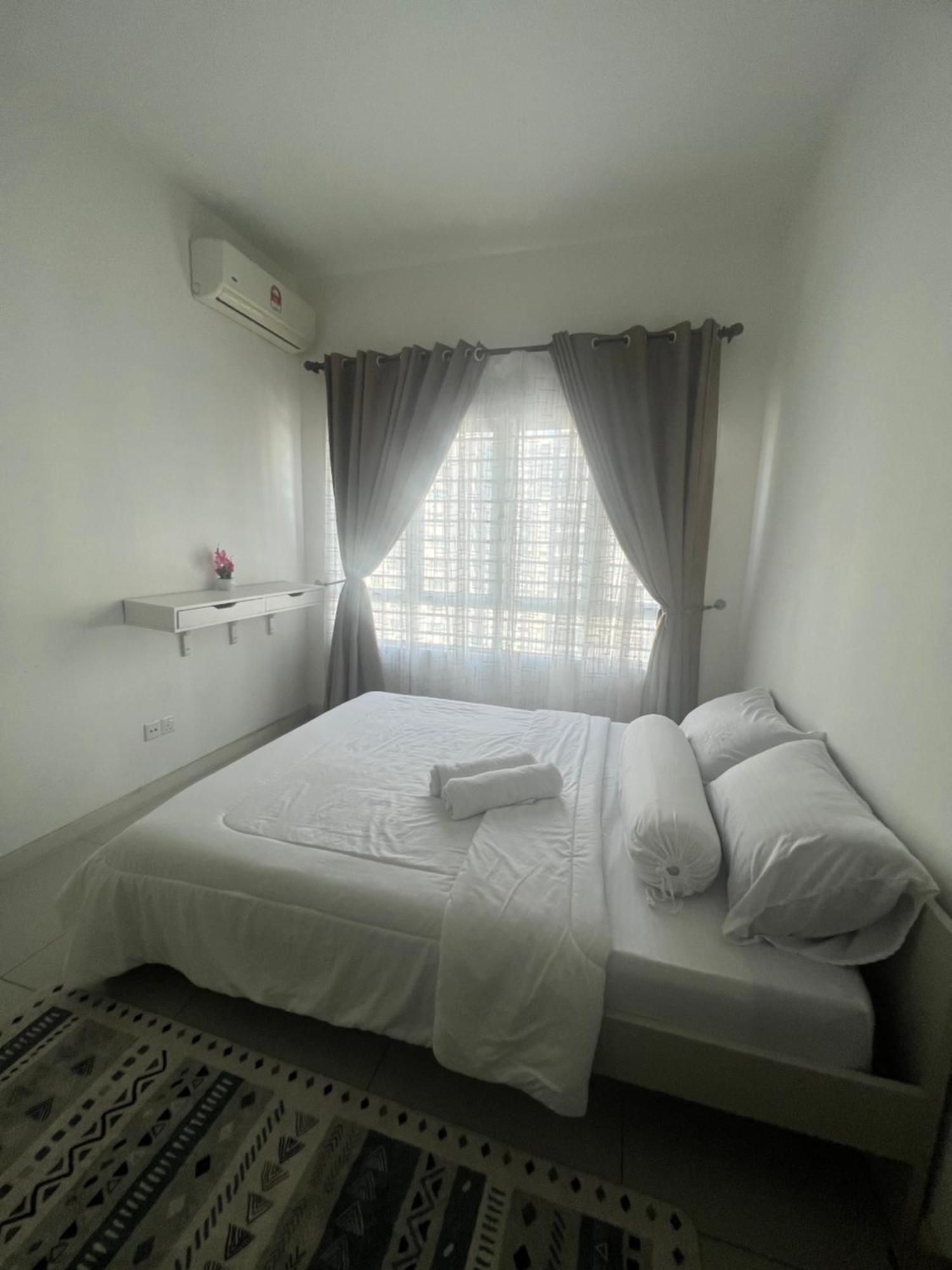 Gg's Stay@savanna Executive Suites,southville
