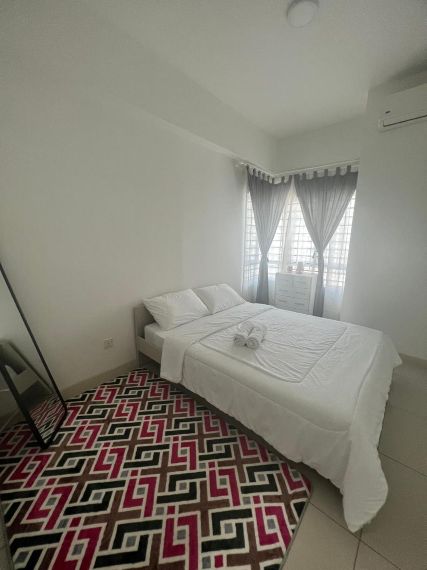 Apartment Gg's Stay@savanna Executive Suites,southville