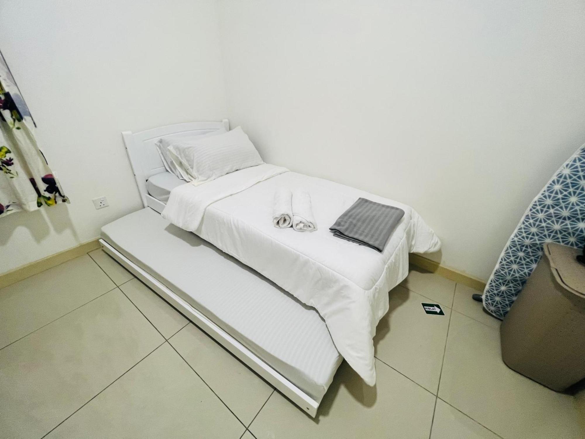 Apartment Gg's Stay@savanna Executive Suites,southville