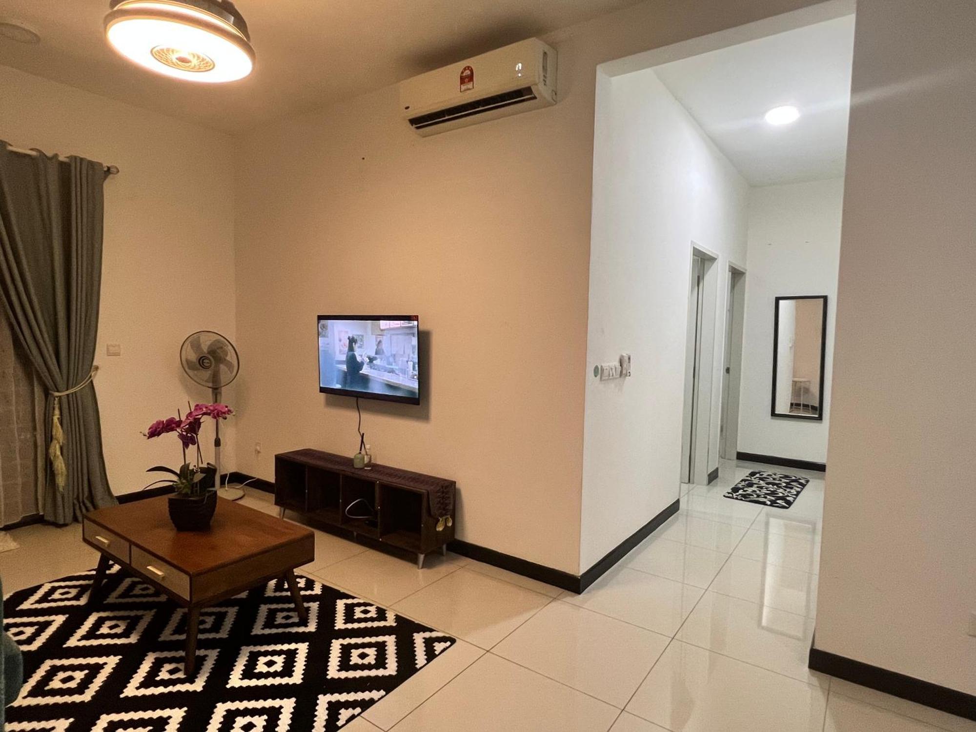 Gg's Stay@savanna Executive Suites,southville Apartment *